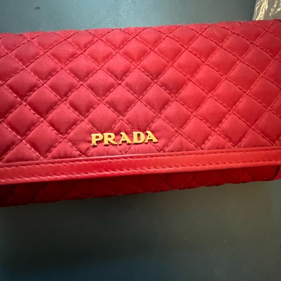 Prada Red Quilted Long Wallet with Attached ID Card Holder - Picture 4 of 16
